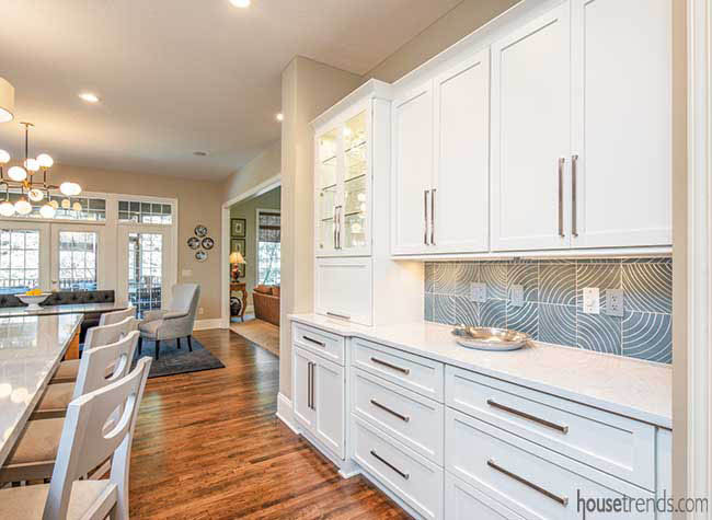 Appliance garage hides a toaster