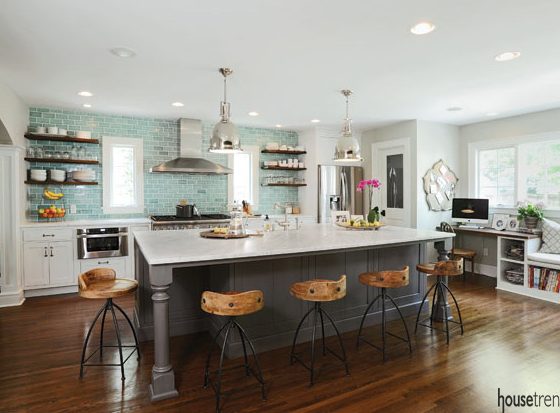 Kitchen backsplash design keeps the kitchen exciting