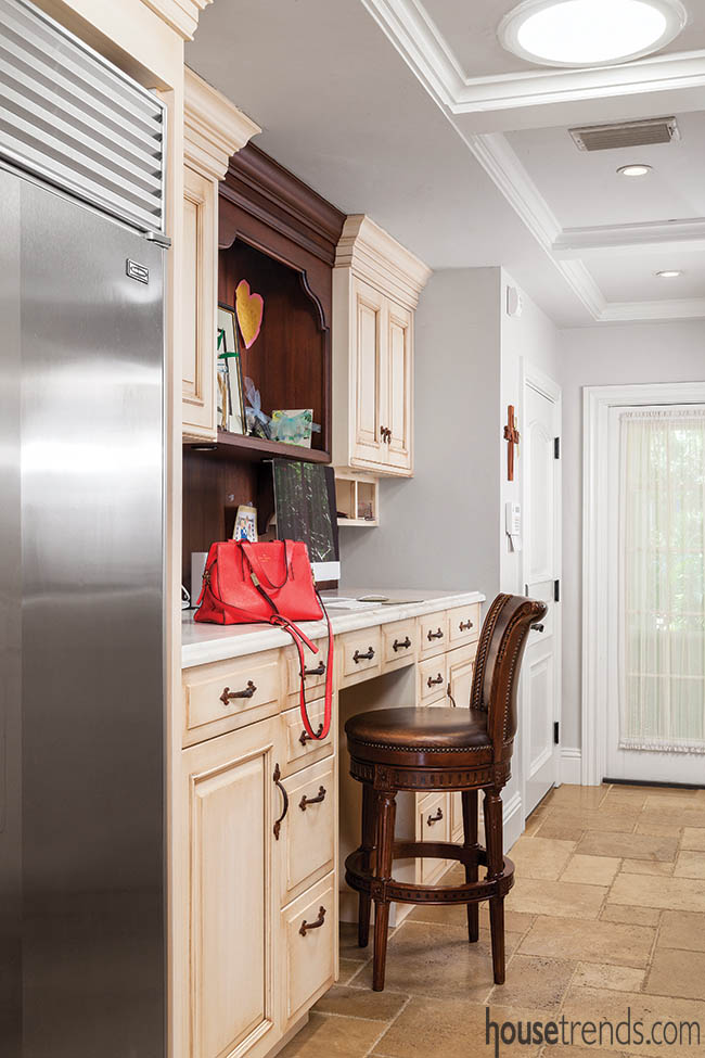 Work station keeps things organized