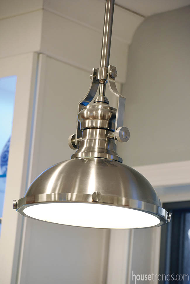 Pendant light carries a room's theme
