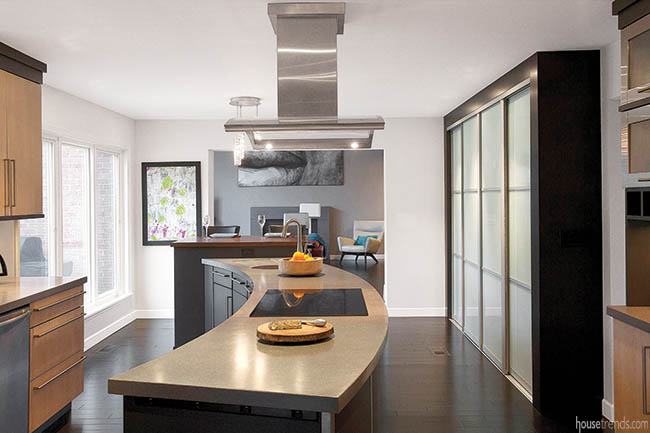 Curvy kitchen island