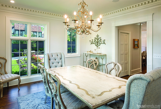 Formal dining room with dentil molding