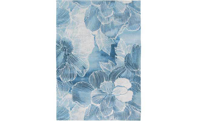 Rug with an oversized floral pattern