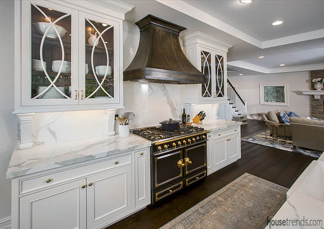Metal range hood mimics look of pewter