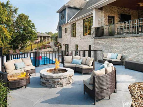 Fire pit with a gas starter