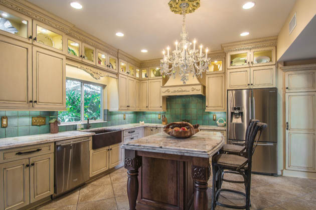 Kitchen cabinet ideas embrace a unique look