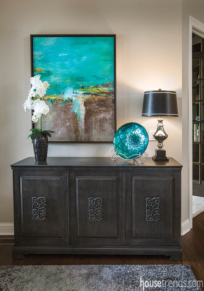 Colorful accessories brighten up an entry