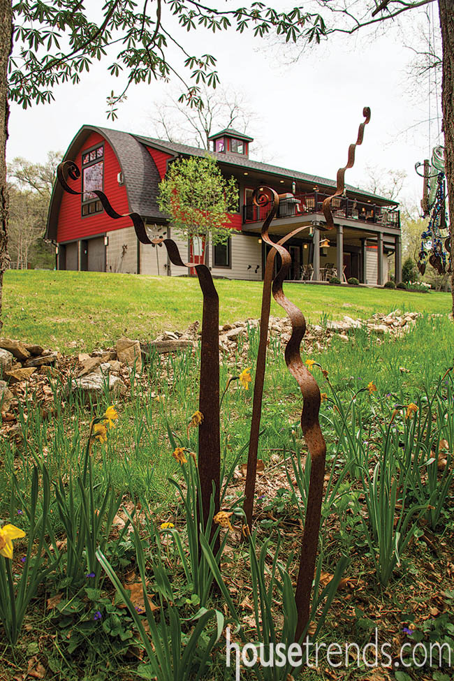 Deck provides plenty of space for entertaining