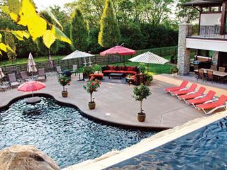 Outdoor living space can be either formal or informal