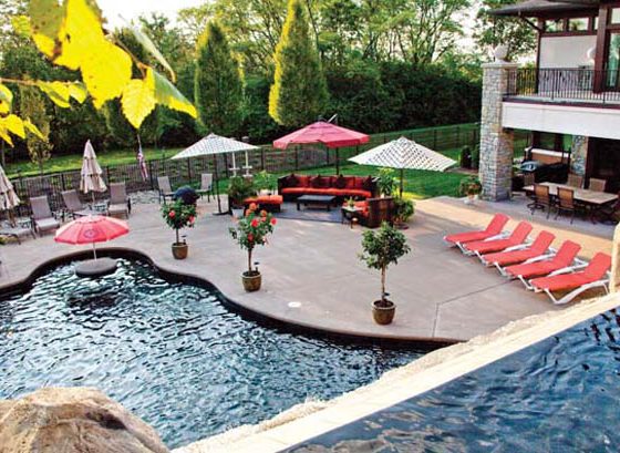 Outdoor living space can be either formal or informal