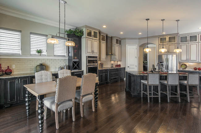 Kitchen wall cabinets brave a bold design