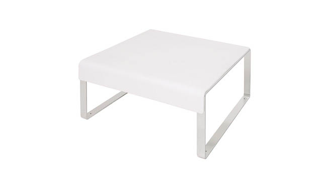 Outdoor table with the perfect design combination