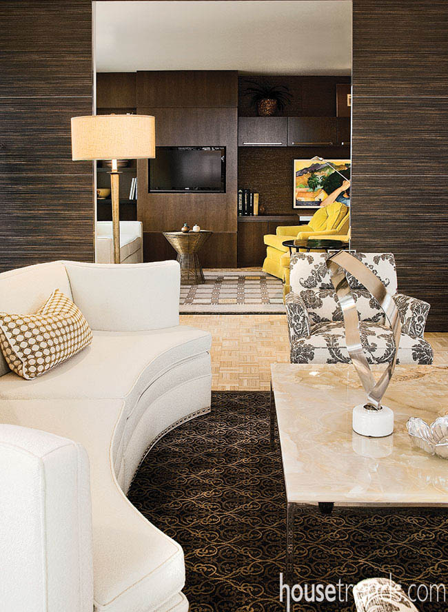 Vintage sofa with an eye-catching curve design