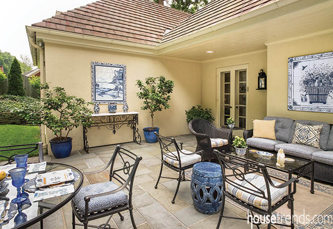 Colorful outdoor furniture is all about elegance