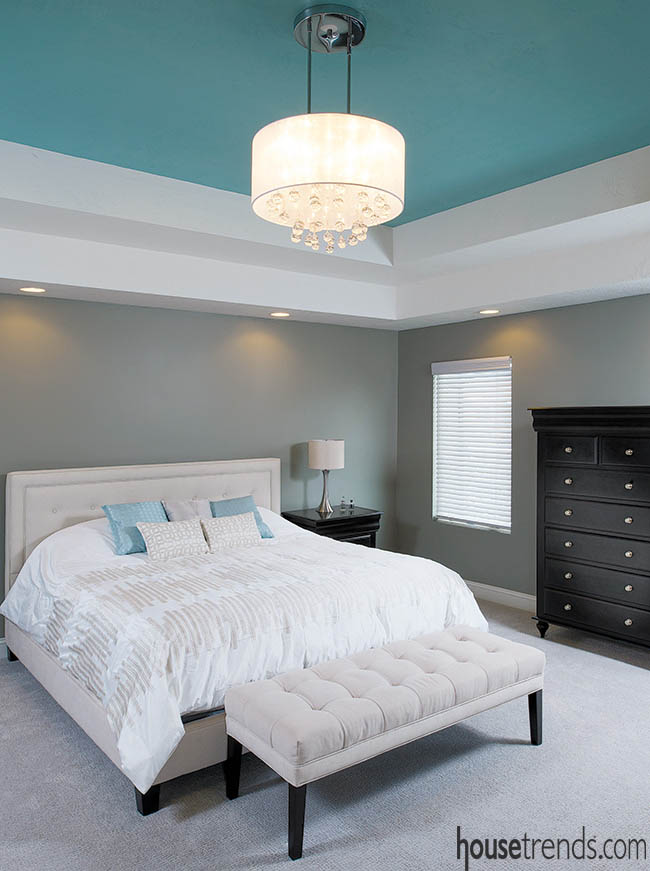Bedroom colors create a crisp atmosphere