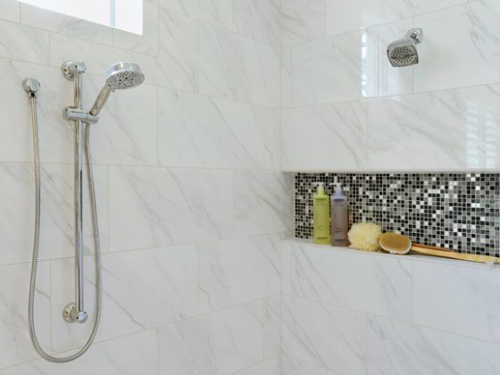 Tile shower designs create a dramatic look