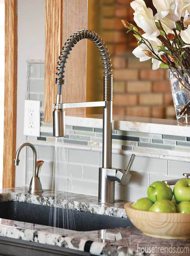 Pass-through creates view for a kitchen sink