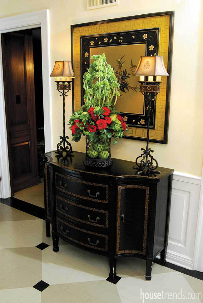 Floral arrangement shakes up an entryway