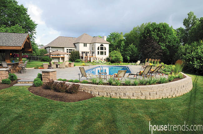Outdoor landscaping ideas lead to year-round retreat - 09DaytonbackyarDfeahtDaztf119 Full
