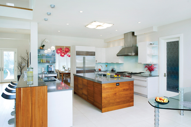 Modern kitchens mix up traditional designs