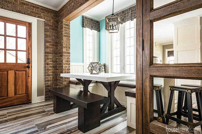 Bench seating around a breakfast nook