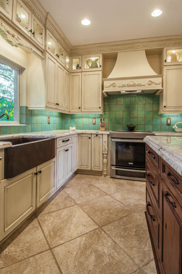 A farmhouse sink outshines modern options