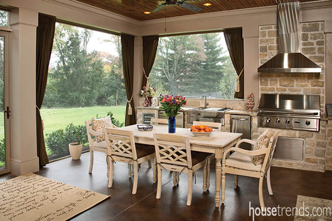Outdoor kitchen opens doors for entertaining