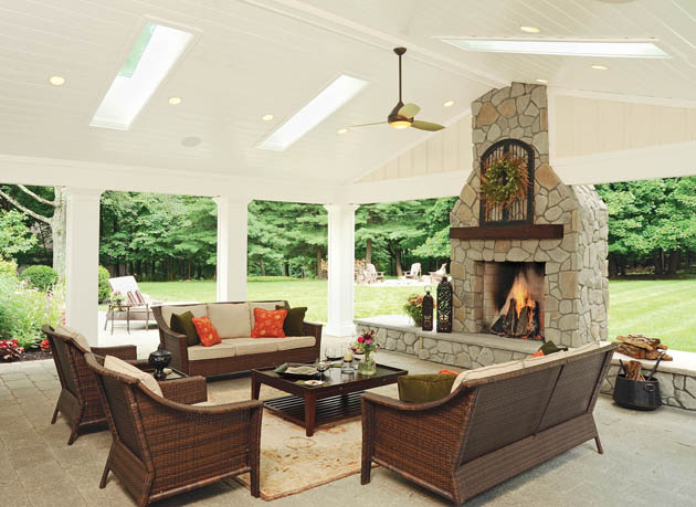 11_Columbus-Outdoor-Living-Room_CO_zt