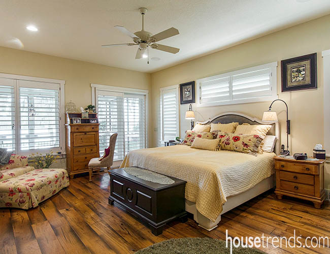 Master bedroom design gets the best of both worlds