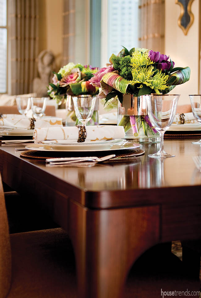 Dining room table plays host to heirlooms