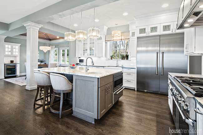White kitchen design with a timeless look