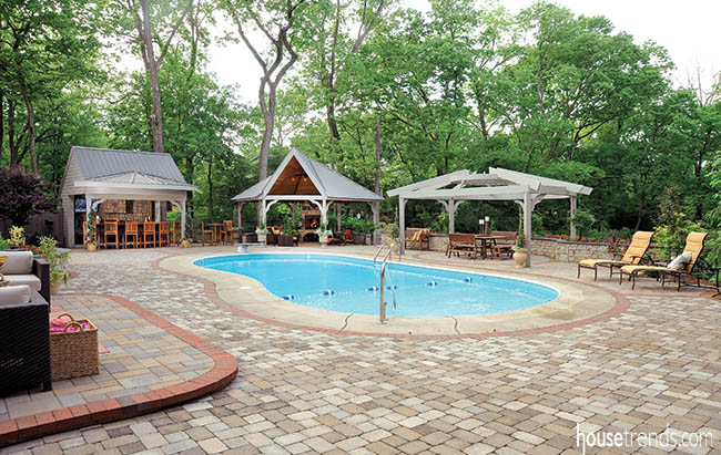 Backyard landscape ideas keep things interesting