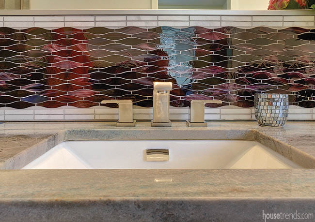 Backsplash brightens up a master bath