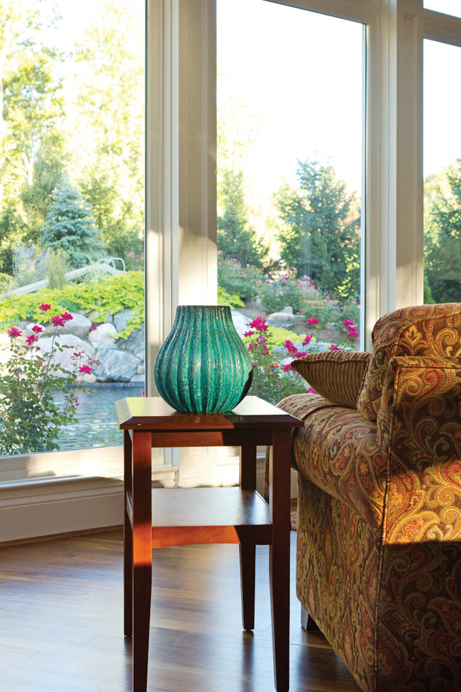 Sunroom design comes with a spectacular view
