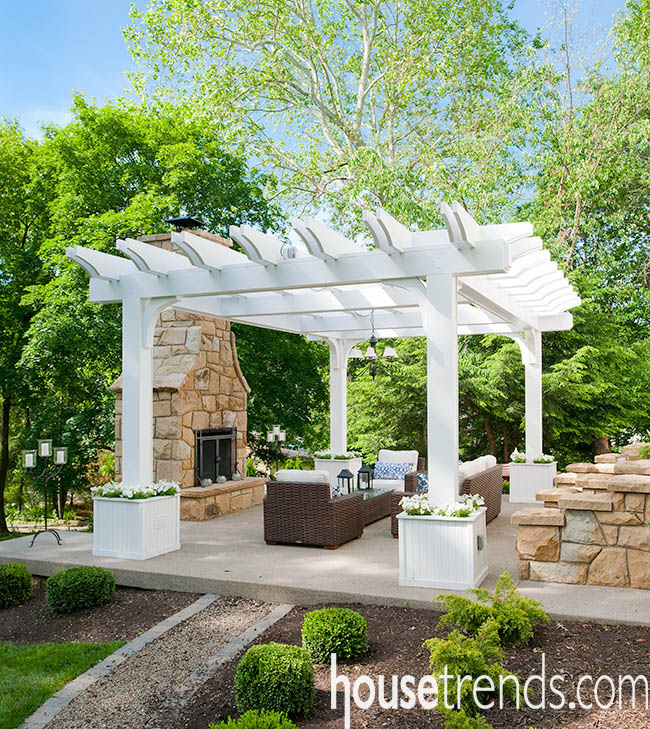 Pergola gets a crafty design