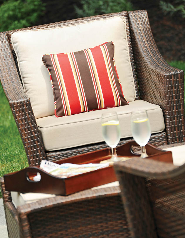 22_Columbus-Outdoor-Seat-Refreshments_CO_z