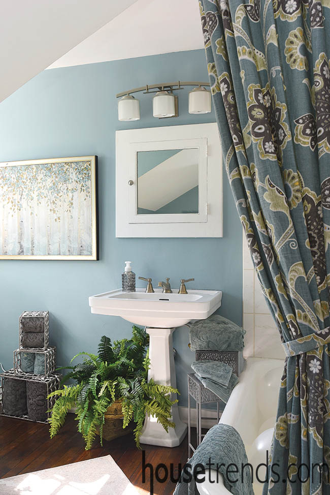 Bathroom from 2015 DPVA Designers' Show House & Gardens