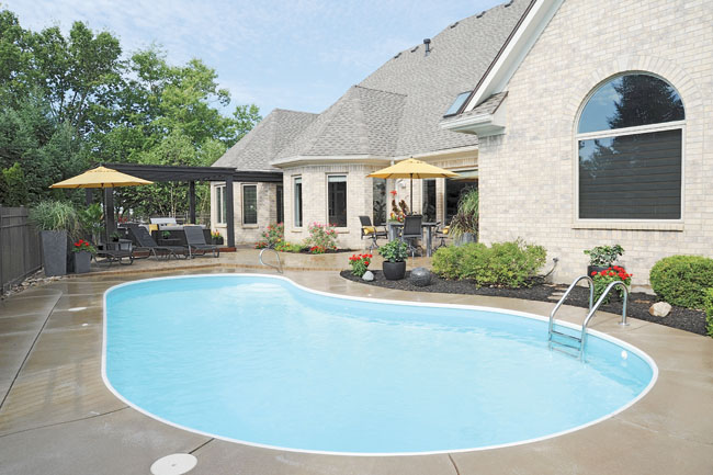 Swimming pool gets a nearby pergola