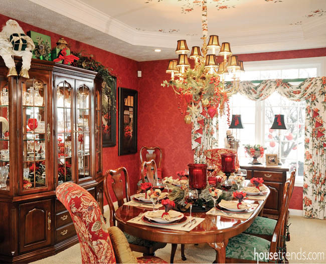 Dining room color scheme sets the tone for the holidays