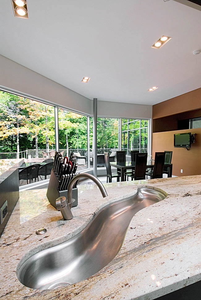 Kitchen sink adds interest