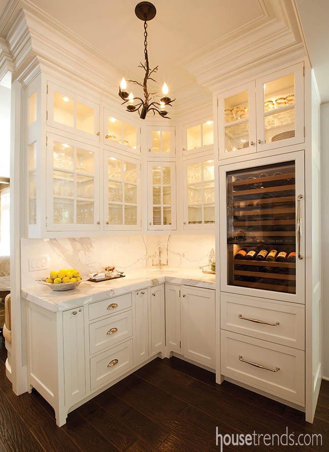 Kitchen design keeps entertaining easy