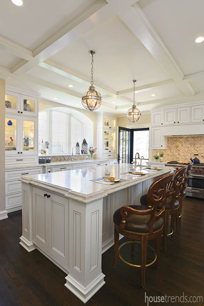 Quartzite kitchen island steals the spotlight