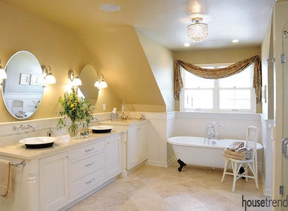 Bath tub shines in a master bathroon