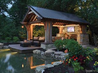 Landscape lighting lights up a back yard