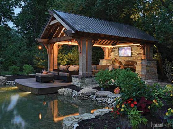 Landscape lighting lights up a back yard