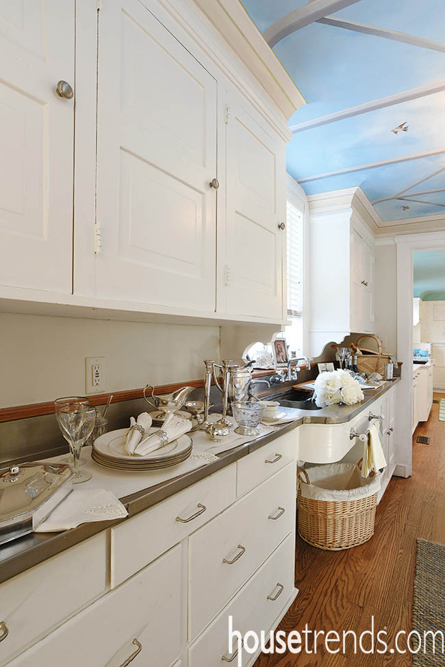 Butler's pantry from 2015 DPVA Designers' Show House & Gardens