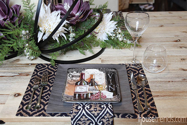 Table décor gives guests something to look at