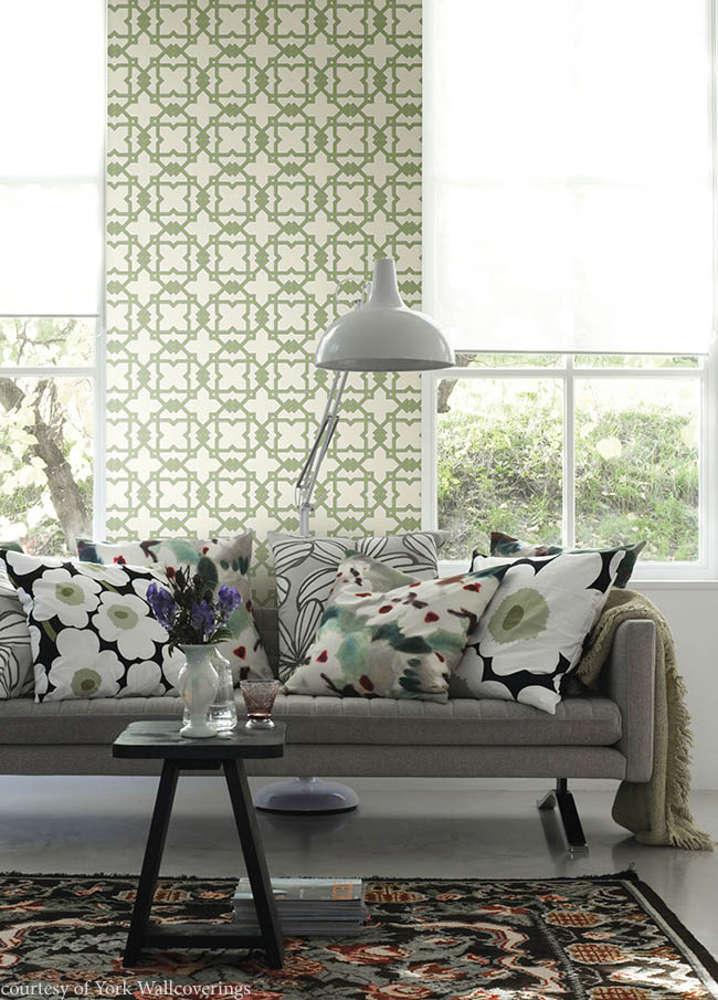 Patterned wallpaper dresses up a sitting room