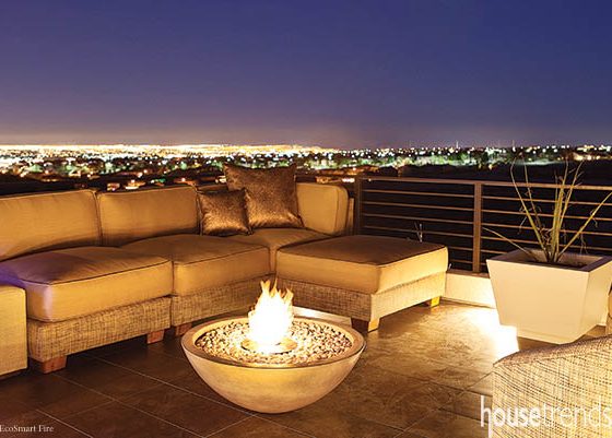 Outdoor fire pit mashes traditional and contemporary styles