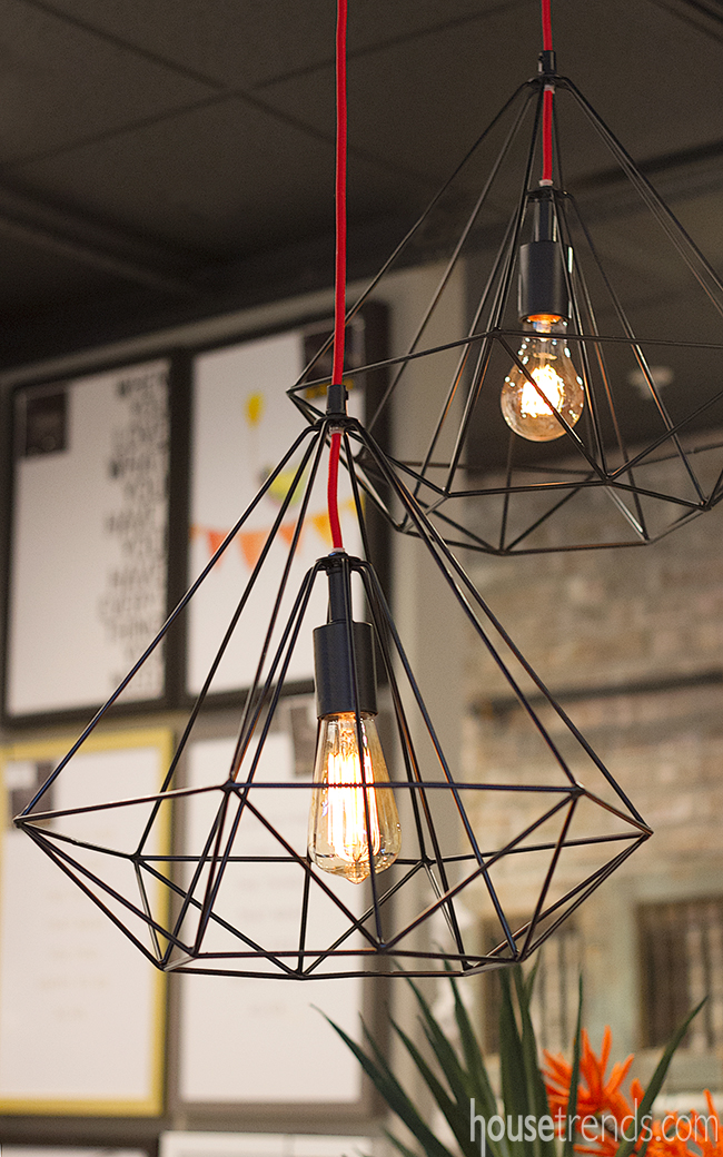 Trendy pendant lights with Edison bulbs